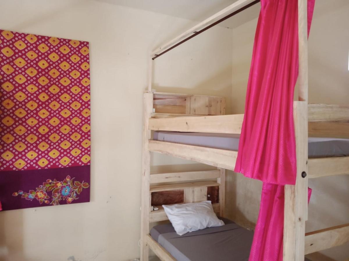 Barracuda Beach Hostel Amed  Exterior photo