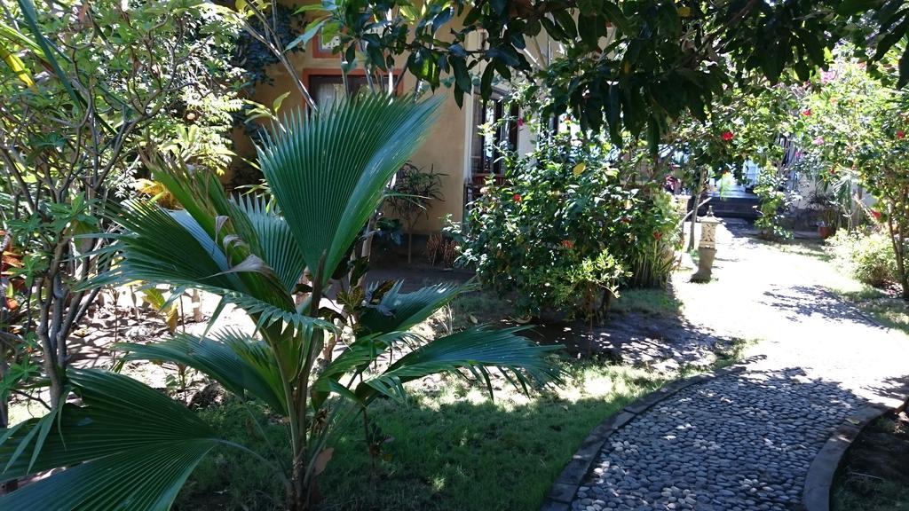Barracuda Beach Hostel Amed  Exterior photo
