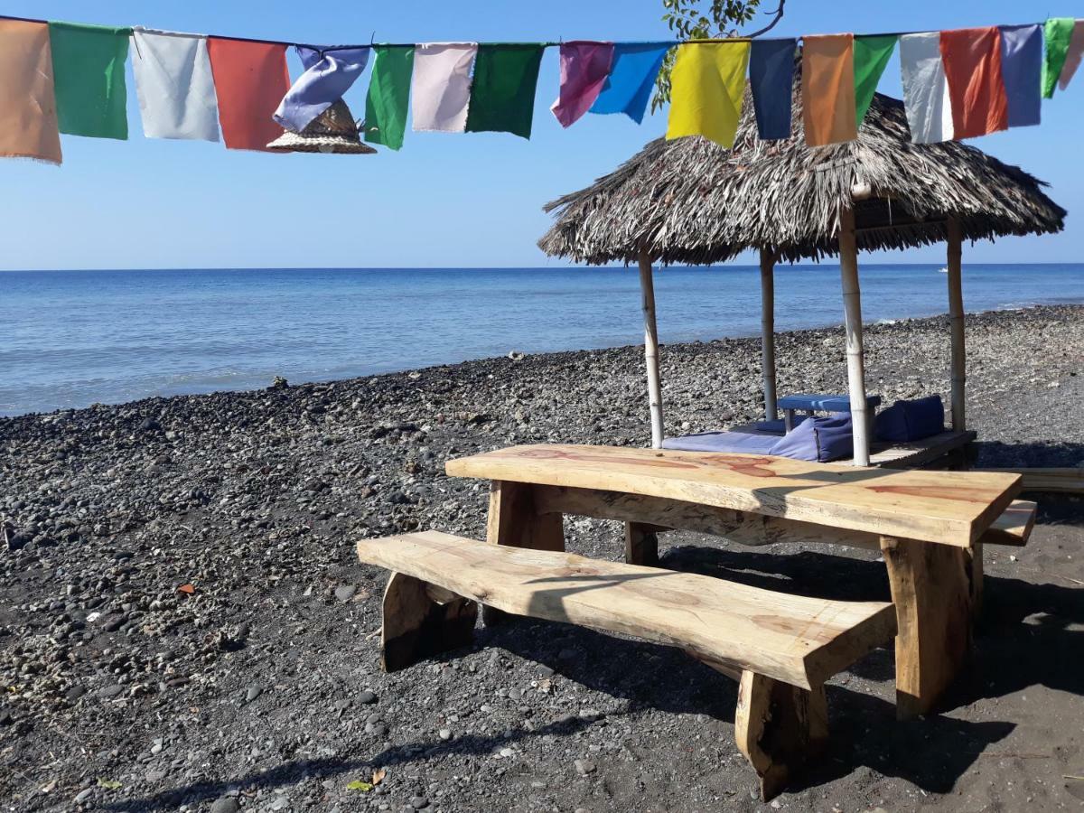 Barracuda Beach Hostel Amed  Exterior photo